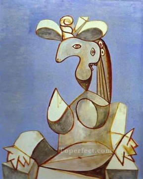 Pablo Picasso Painting - Mujer sentada con sombrero 2 1939 Pablo Picasso
